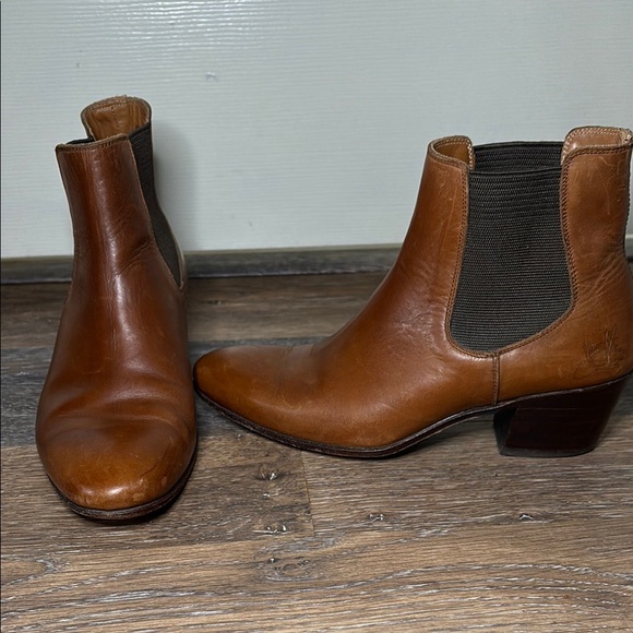 John Fluevog Shoes - John Fluevog Passage Cairo Classic Chelsea Ankle Boot Size 7.5